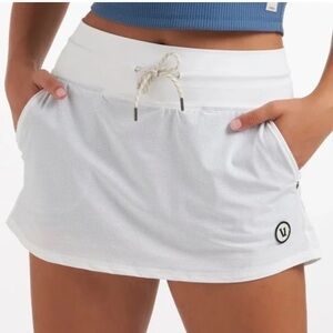 Vuori Seabreeze Skort white size large